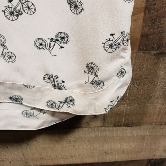 Porophrase bicycle print short sleeve blouse woman's size large - Picture 7 of 8